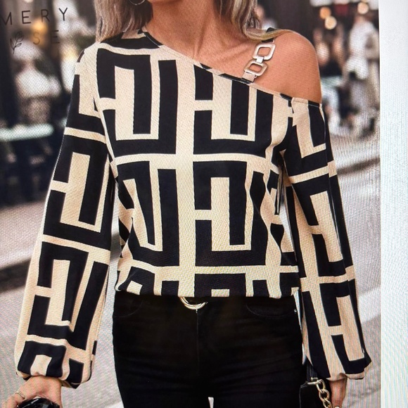 Emery Rose Tops - Black and tan cold shoulder  blouse